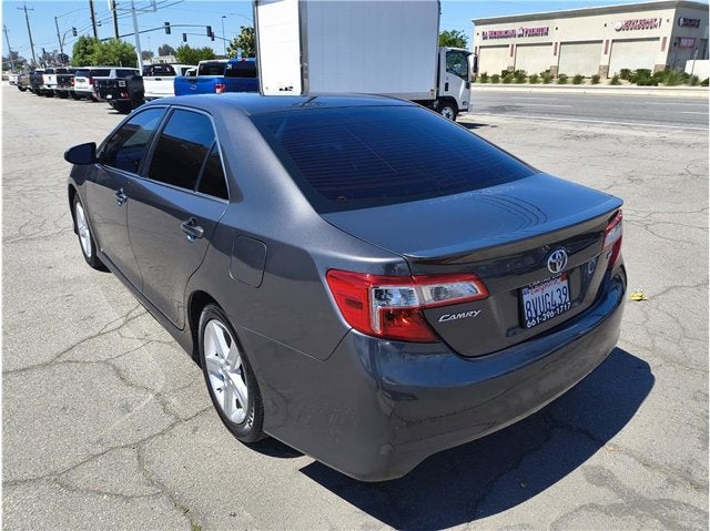 2013 Toyota Camry SE Sedan 4D