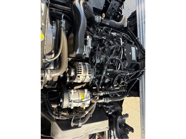 2019 Chevrolet 4500 LCF Gas Cutaway Van 2D
