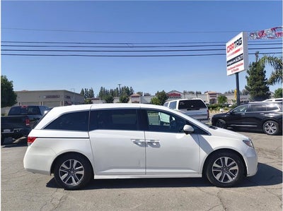 2014 Honda Odyssey Touring Minivan 4D