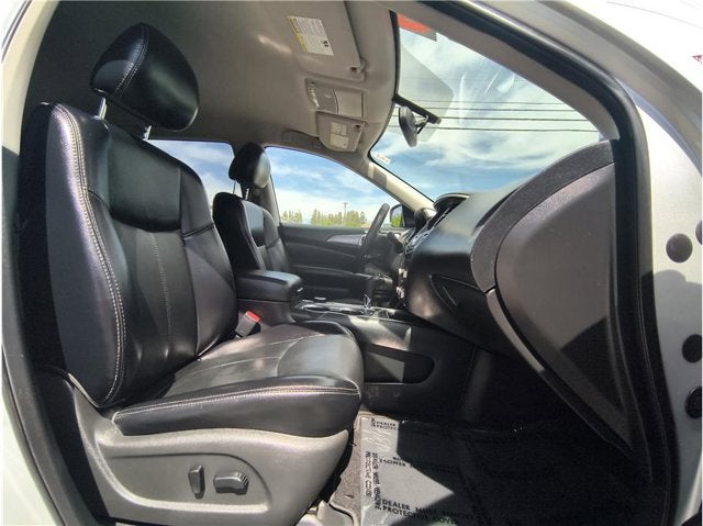 2020 Nissan Pathfinder SL