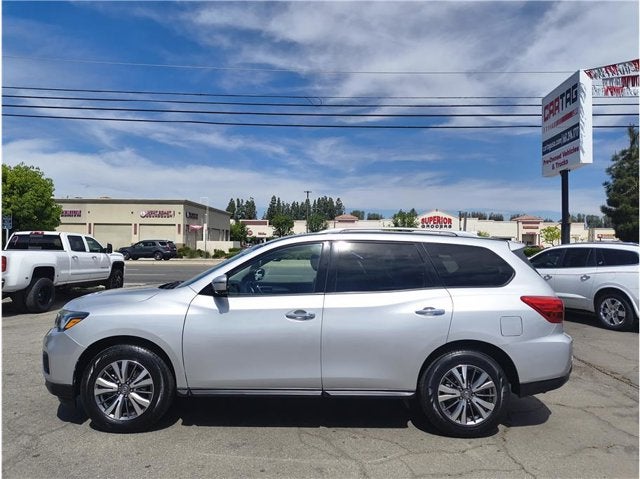 2020 Nissan Pathfinder SL