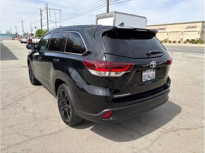 2019 Toyota Highlander SE Sport Utility 4D