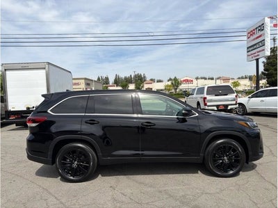 2019 Toyota Highlander SE Sport Utility 4D