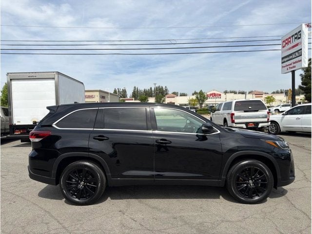 2019 Toyota Highlander SE Sport Utility 4D