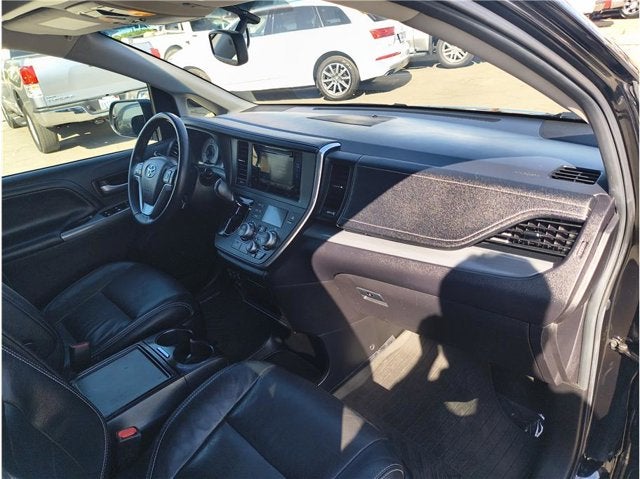2017 Toyota Sienna SE Minivan 4D