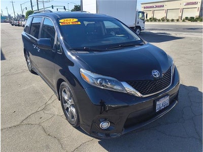 2017 Toyota Sienna SE Minivan 4D