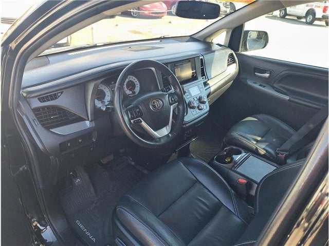 2017 Toyota Sienna SE Minivan 4D