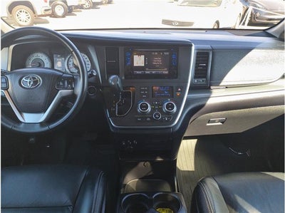 2017 Toyota Sienna SE Minivan 4D