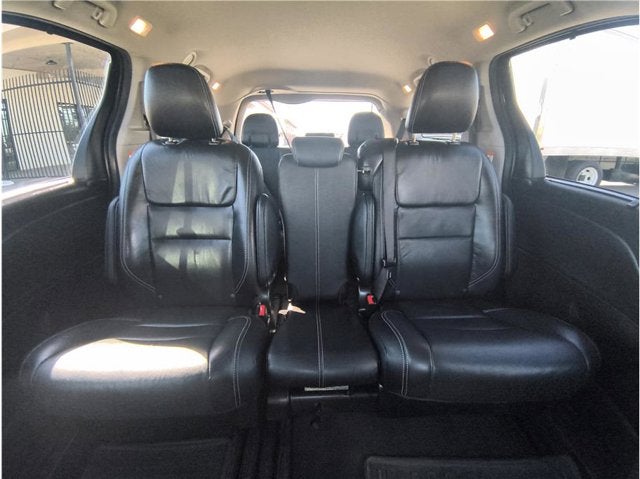 2017 Toyota Sienna SE Minivan 4D