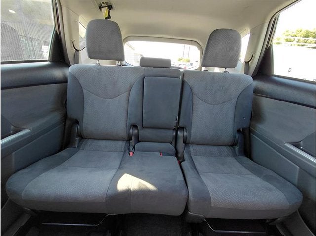 2014 Toyota Prius v Two Wagon 4D