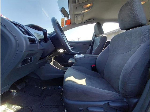 2014 Toyota Prius v Two Wagon 4D