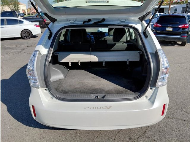2014 Toyota Prius v Two Wagon 4D