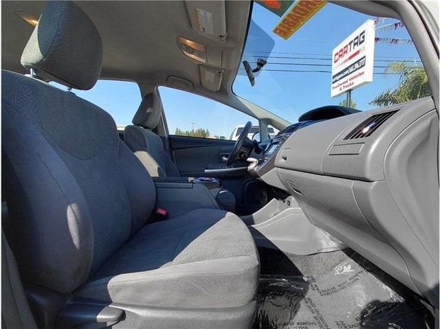 2014 Toyota Prius v Two Wagon 4D