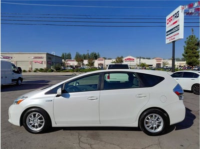 2014 Toyota Prius v Two Wagon 4D