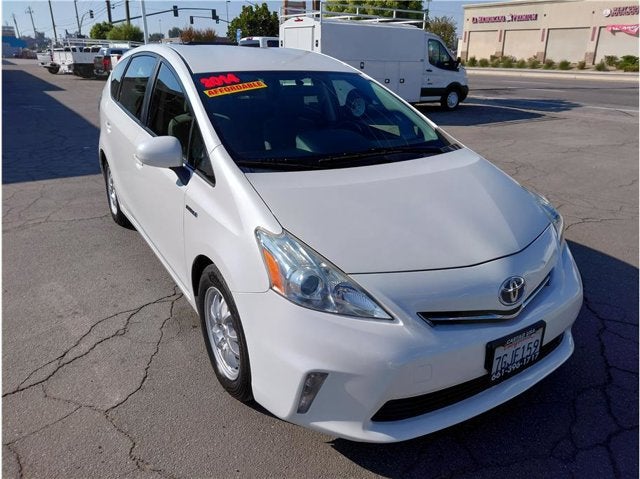 2014 Toyota Prius v Two Wagon 4D
