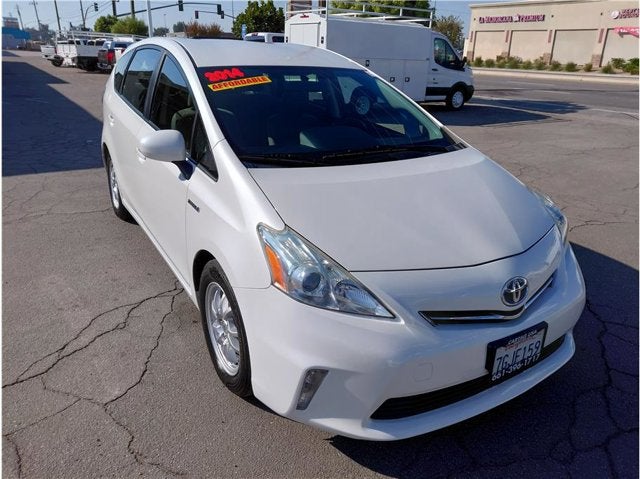 2014 Toyota Prius v Two Wagon 4D