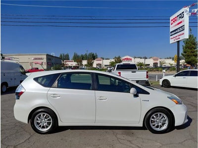 2014 Toyota Prius v Two Wagon 4D