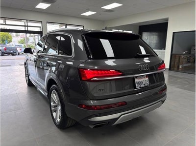 2025 Audi Q7 Premium