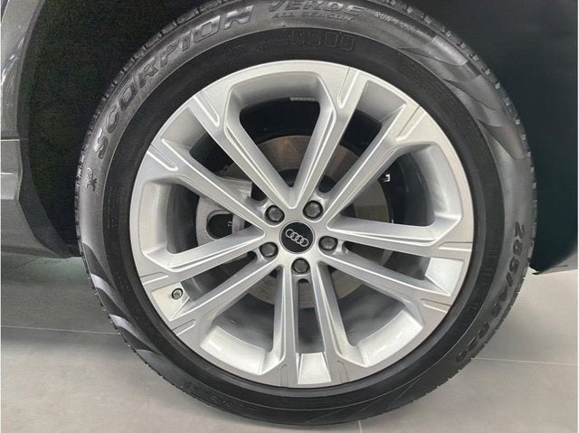 2025 Audi Q7 Premium