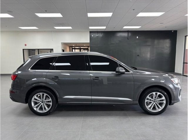 2025 Audi Q7 Premium