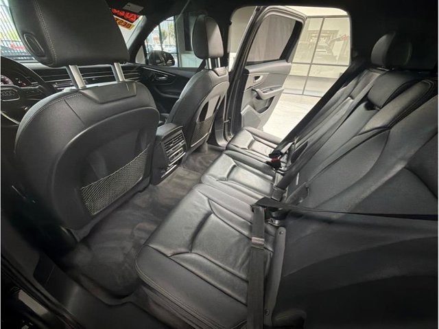 2025 Audi Q7 Premium