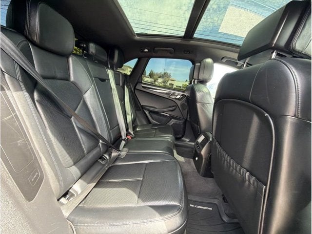 2015 Porsche Macan S