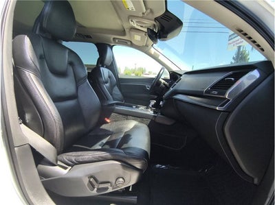 2020 Volvo XC90 Momentum