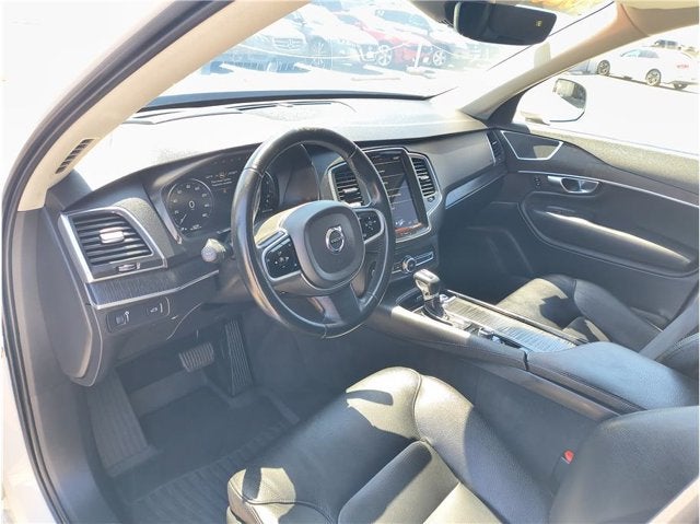2020 Volvo XC90 Momentum