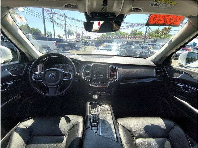 2020 Volvo XC90 Momentum