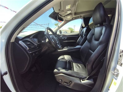 2020 Volvo XC90 Momentum